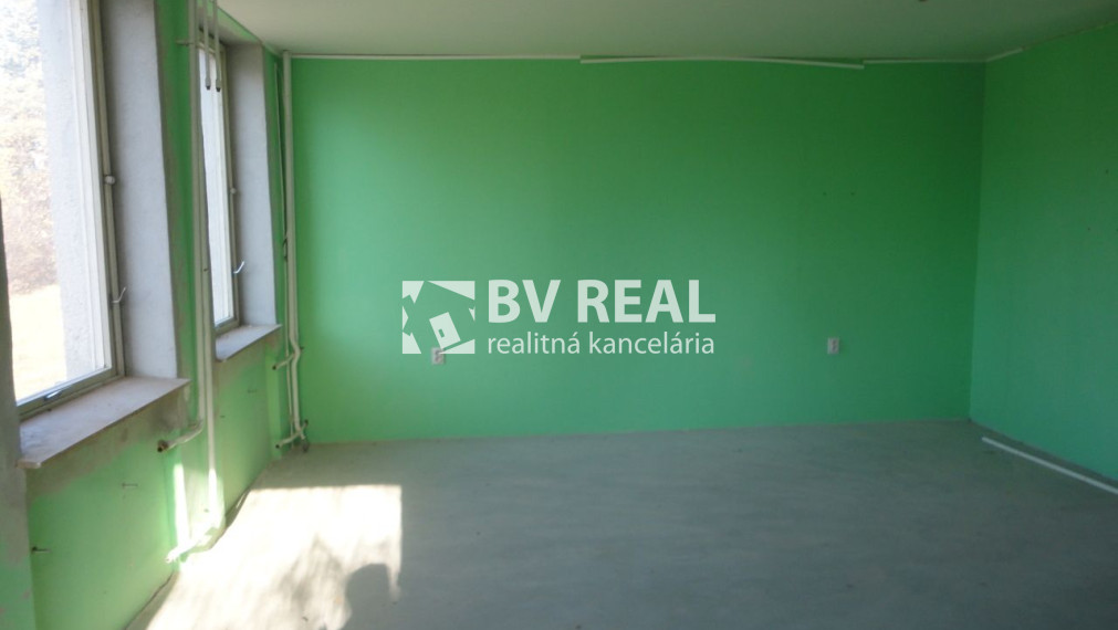 BV REAL na predaj administratívna budova Bojnice FM2259
