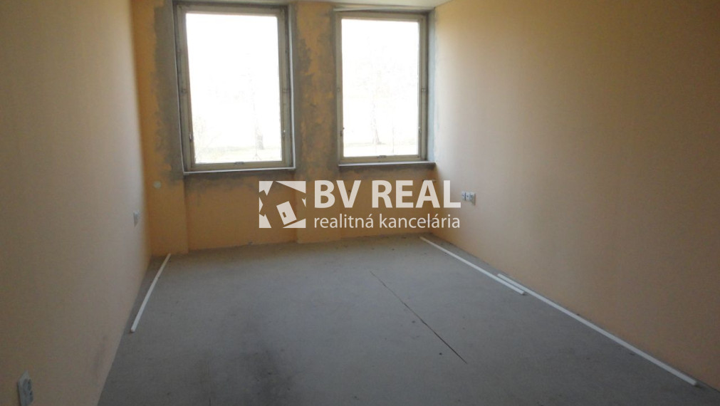 BV REAL na predaj administratívna budova Bojnice FM2259