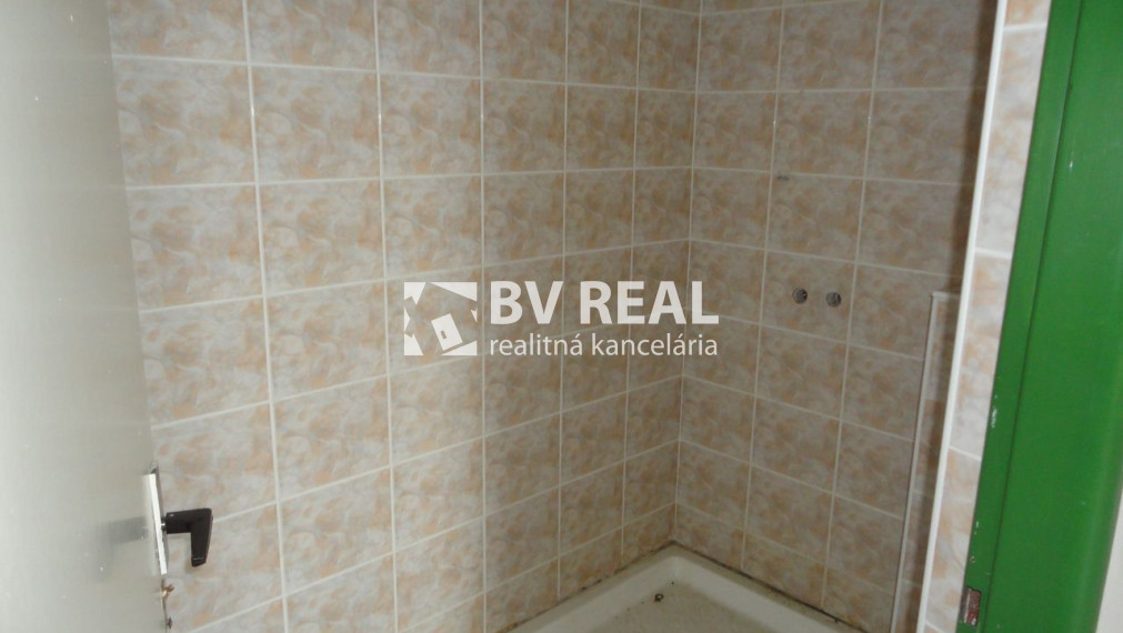 BV REAL na predaj administratívna budova Bojnice FM2259