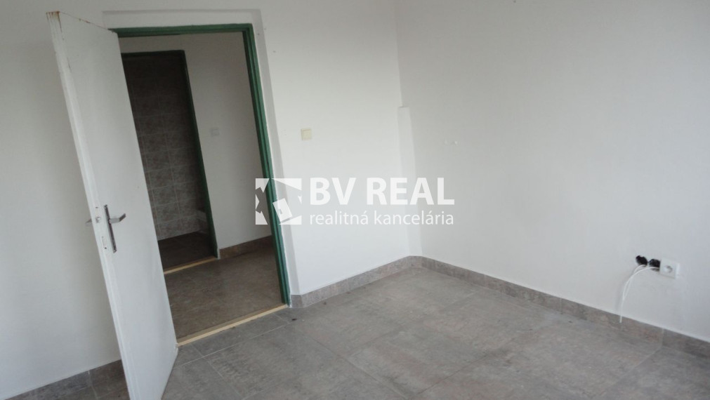 BV REAL na predaj administratívna budova Bojnice FM2259