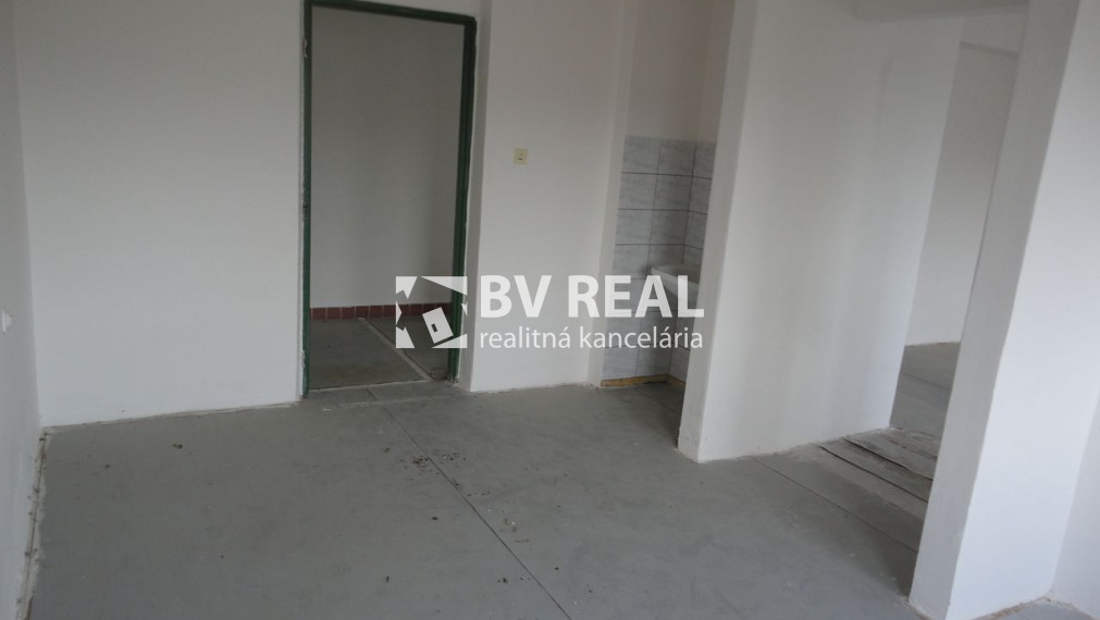 BV REAL na predaj administratívna budova Bojnice FM2259