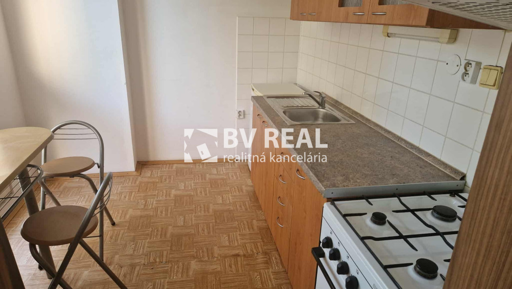BV REAL Na prenájom 1 izbový byt 38 m2 Handlová FM2329