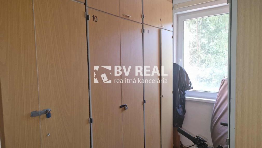 BV REAL Na prenájom 1 izbový byt 38 m2 Handlová FM2329
