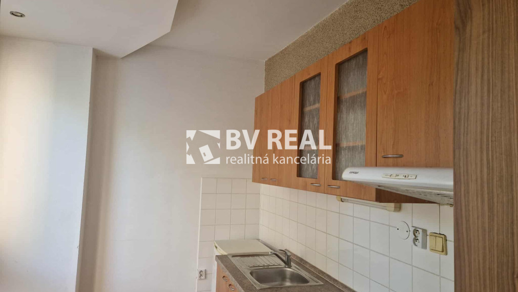 BV REAL Na prenájom 1 izbový byt 38 m2 Handlová FM2329