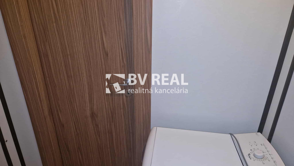 BV REAL Na prenájom 1 izbový byt 38 m2 Handlová FM2329