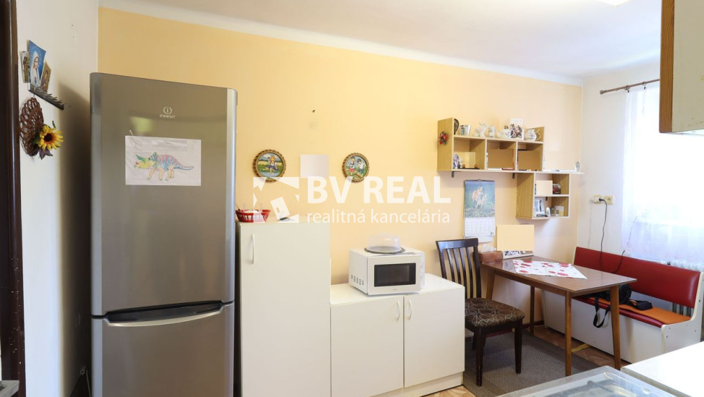 BV REAL na predaj 3 izbový byt 71 m2 Nováky BV5007