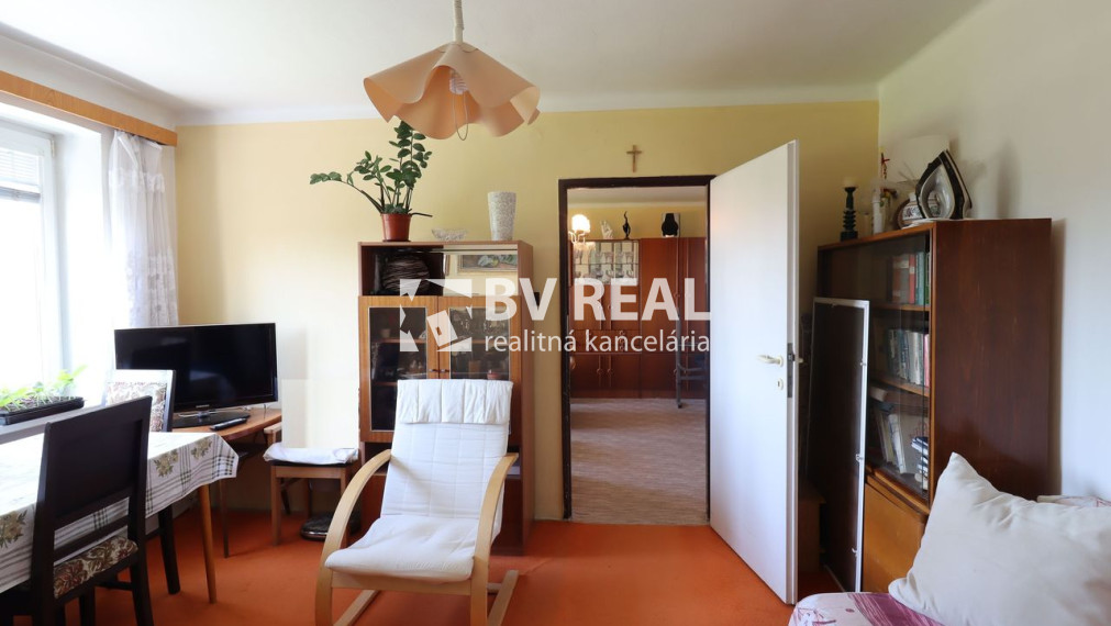 BV REAL na predaj 3 izbový byt 71 m2 Nováky BV5007