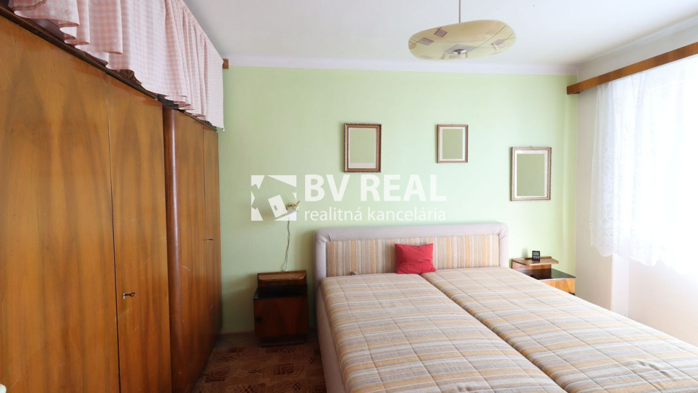 BV REAL na predaj 3 izbový byt 71 m2 Nováky BV5007
