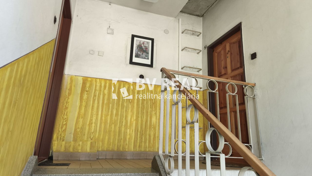 BV REAL na predaj 3 izbový byt 71 m2 Nováky BV5007