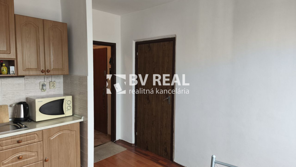 BV REAL na predaj 1 izbový byt Prievidza Jesenského BV5011