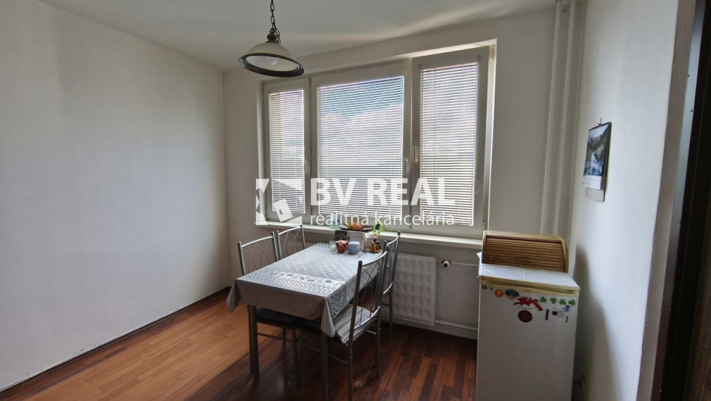 BV REAL na predaj 1 izbový byt Prievidza Jesenského BV5011