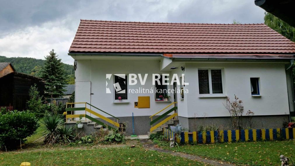 BV REAL Na predaj rodinný dom obec Tužina FM2082