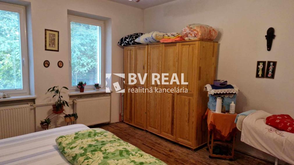 BV REAL Na predaj rodinný dom obec Tužina FM2082