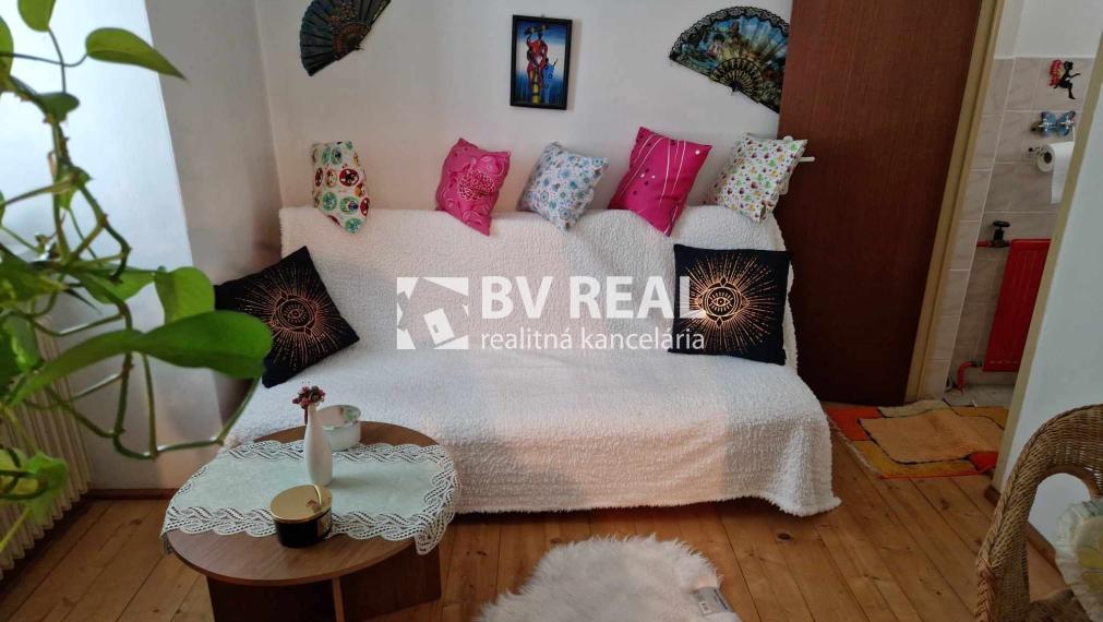 BV REAL Na predaj rodinný dom obec Tužina FM2082