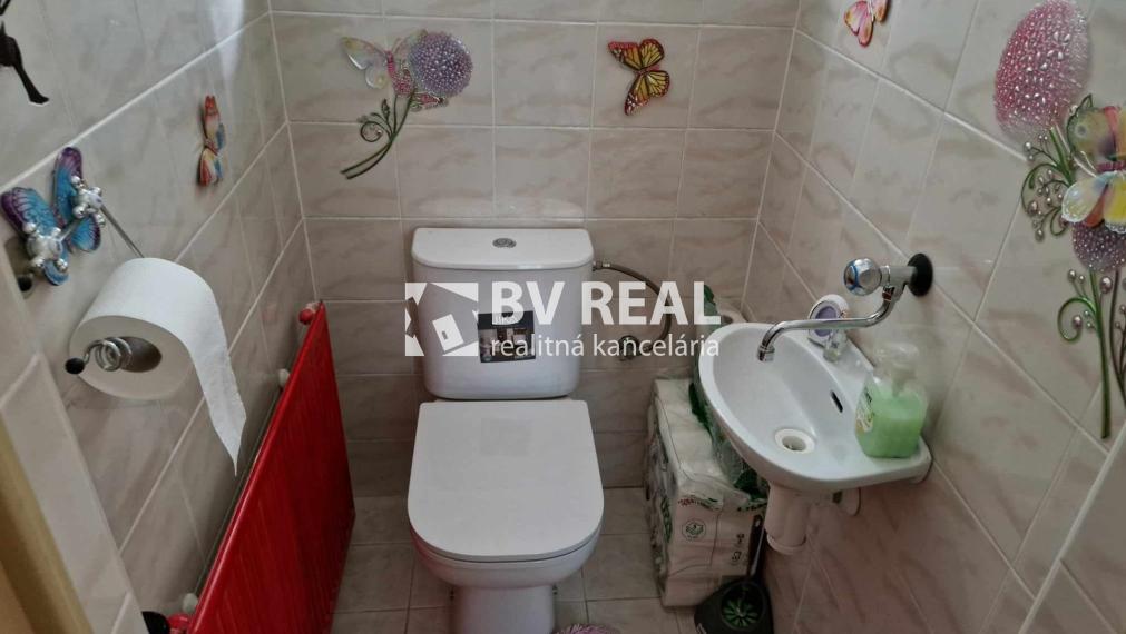 BV REAL Na predaj rodinný dom obec Tužina FM2082