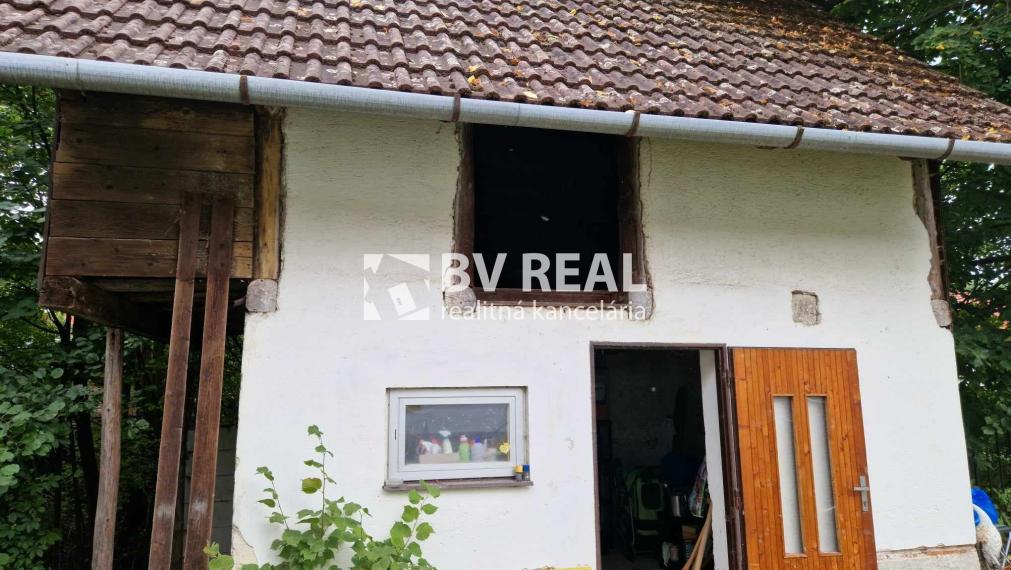 BV REAL Na predaj rodinný dom obec Tužina FM2082