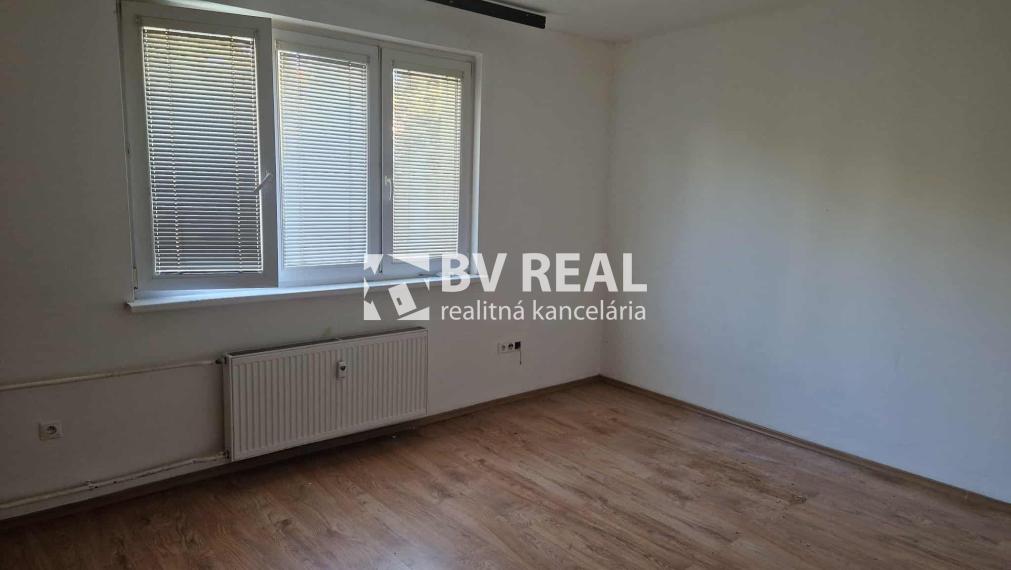 BV REAL Na prenájom 2 izbový byt Handlová FM2274