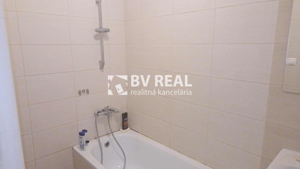 BV REAL Na prenájom 2 izbový byt Handlová FM2274