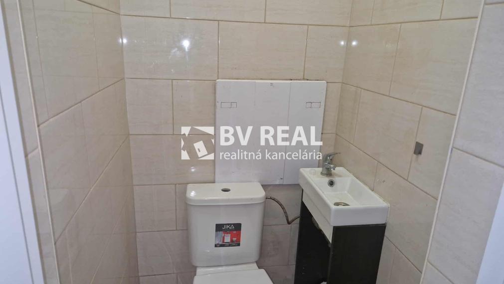 BV REAL Na prenájom 2 izbový byt Handlová FM2274