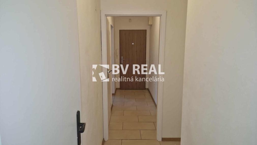 BV REAL Na prenájom 2 izbový byt Handlová FM2274