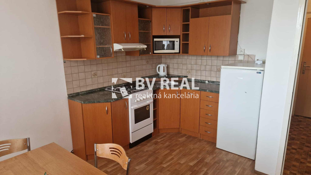 BV REAL Na prenájom 1 izbový byt Prievidza FM2334