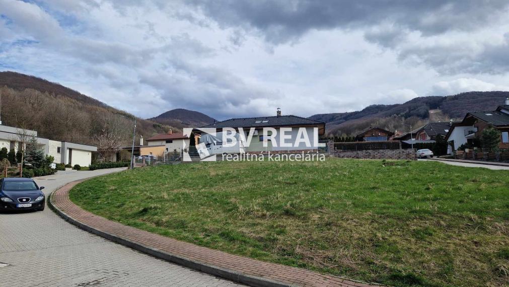 BV REAL na predaj stavebný pozemok Cigeľ okres Prievidza FM1937