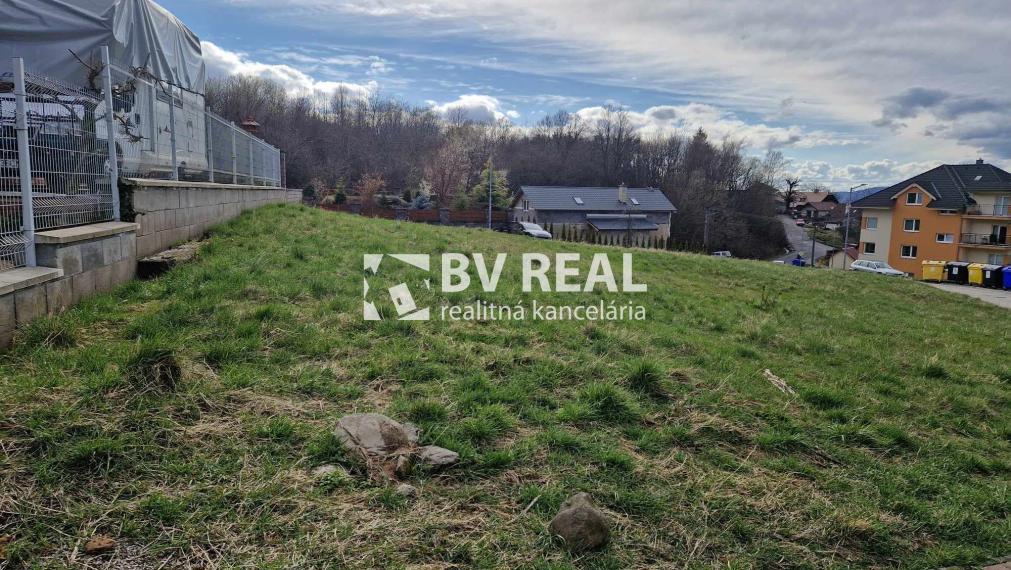 BV REAL na predaj stavebný pozemok Cigeľ okres Prievidza FM1937