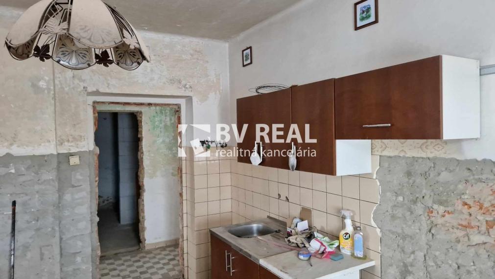 BV REAL na predaj rodinný dom Chvojnica okres Prievidza FM1943