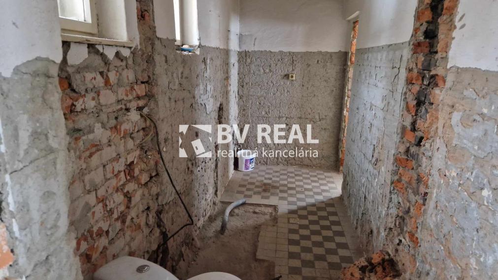 BV REAL na predaj rodinný dom Chvojnica okres Prievidza FM1943