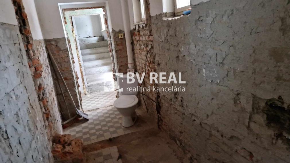 BV REAL na predaj rodinný dom Chvojnica okres Prievidza FM1943