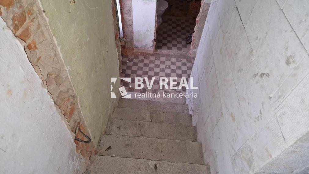 BV REAL na predaj rodinný dom Chvojnica okres Prievidza FM1943