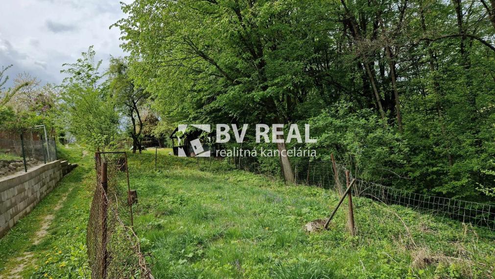 BV REAL Na predaj záhrada 348 m2 Handlová FM1954
