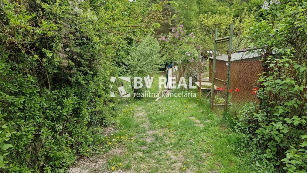 BV REAL Na predaj záhrada 348 m2 Handlová FM1954