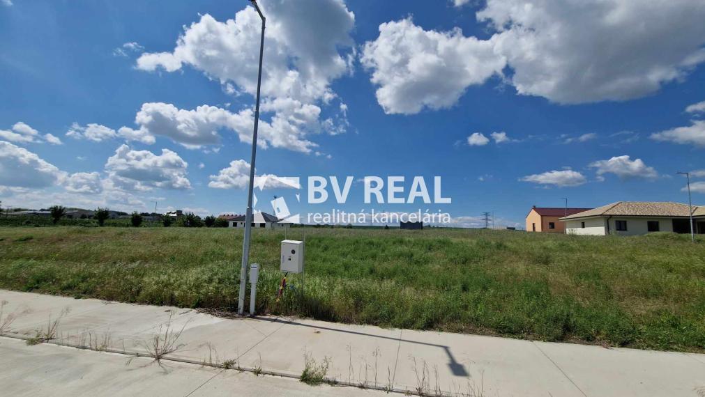 BV REAL Na predaj stavebný pozemok 630 m2 obec Čermany FM2024