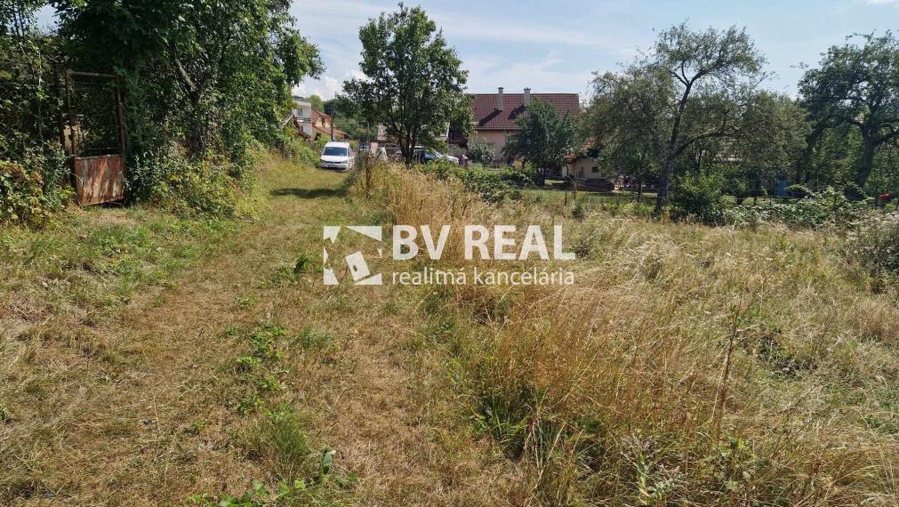 BV REAL Na predaj stavebný pozemok obec Liešťany FM2071