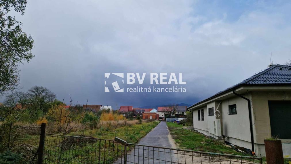 BV REAL Na predaj stavebné pozemky Nitrianske Pravno FM2083