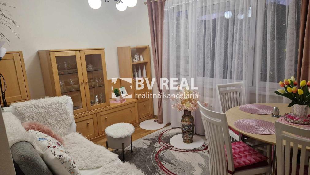 BV REAL na predaj prerobený 2 izbový byt Handlová FM2142