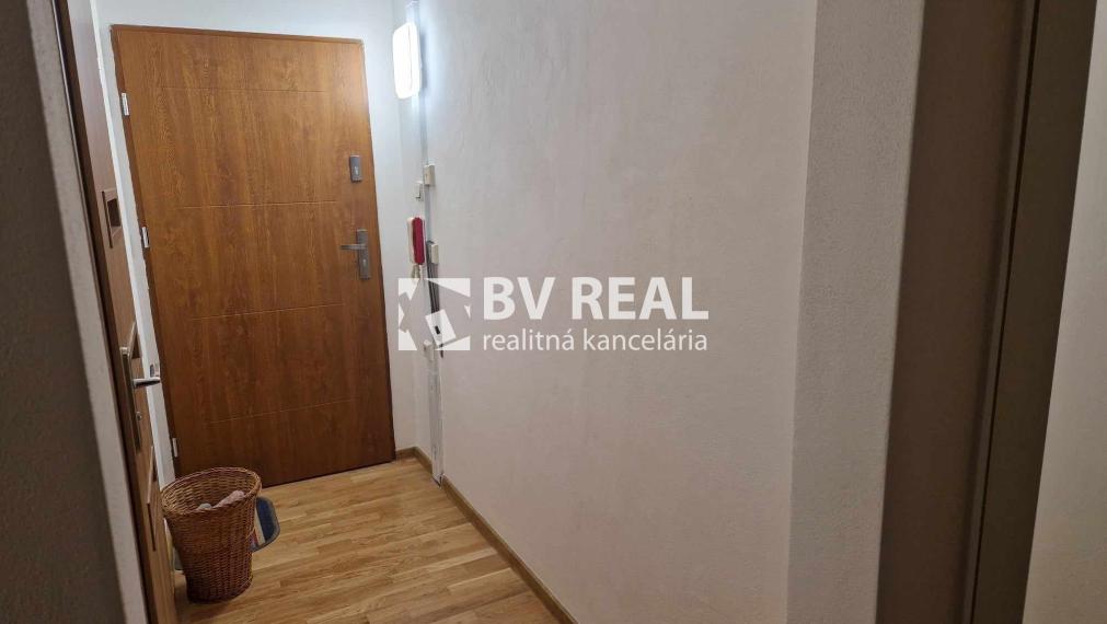 BV REAL na predaj prerobený 2 izbový byt Handlová FM2142