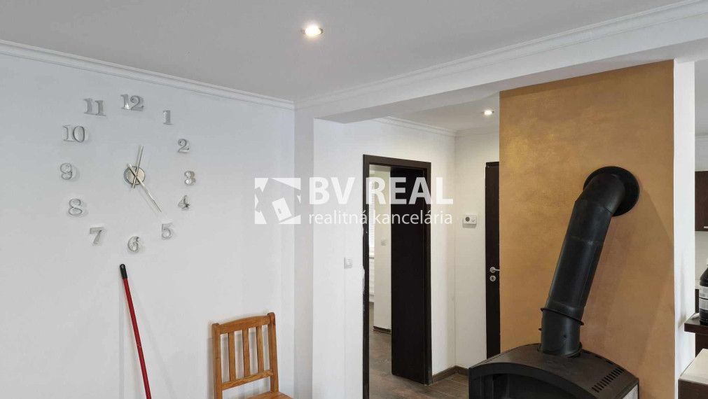 BV REAL Na predaj rodinný dom Prievidza FM2143
