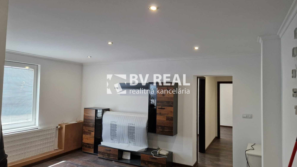 BV REAL Na predaj rodinný dom Prievidza FM2143