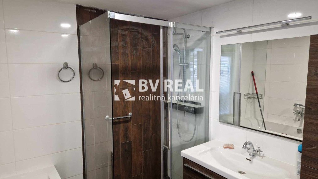 BV REAL Na predaj rodinný dom Prievidza FM2143