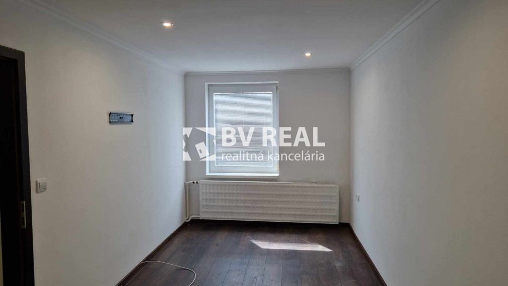 BV REAL Na predaj rodinný dom Prievidza FM2143