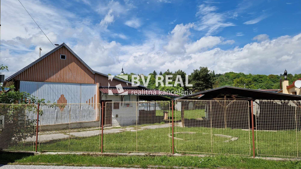 BV REAL Na predaj rodinný dom Prievidza FM2143