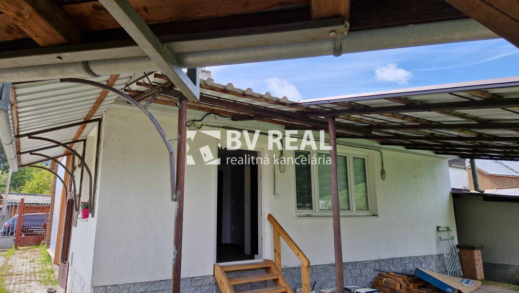 BV REAL Na predaj rodinný dom Prievidza FM2143