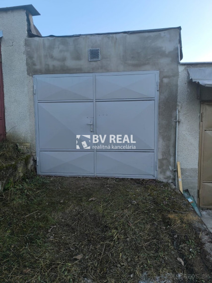 BV REAL Na predaj garáž 21 m2 Handlová FM2252