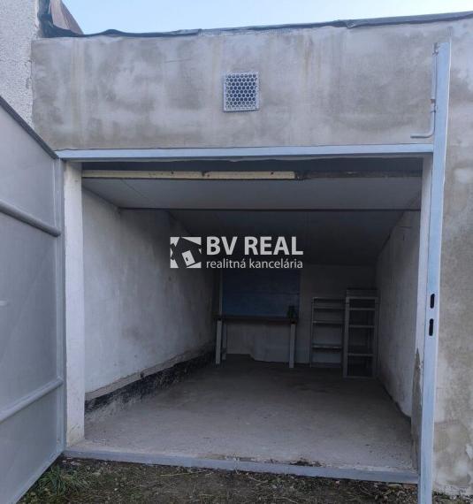BV REAL Na predaj garáž 21 m2 Handlová FM2252