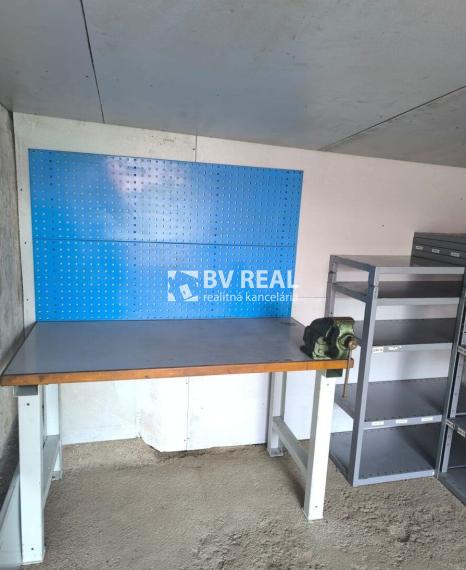BV REAL Na predaj garáž 21 m2 Handlová FM2252