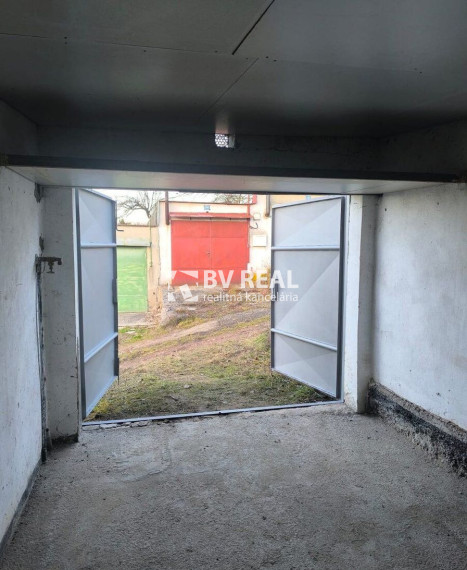 BV REAL Na predaj garáž 21 m2 Handlová FM2252