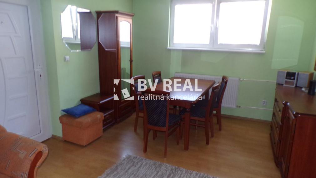 BV REAL Na prenájom komerčný priestor Prievidza FM2262