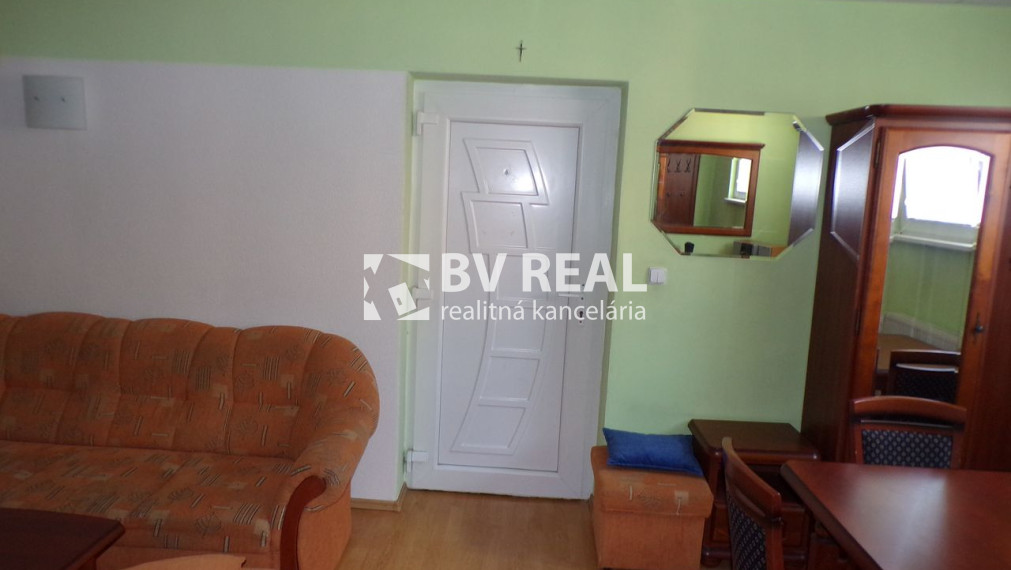 BV REAL Na prenájom komerčný priestor Prievidza FM2262